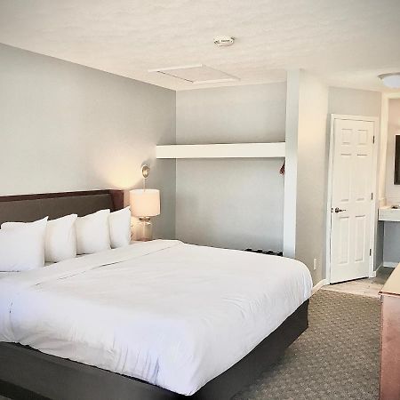 Empire Lakeshore Inn Extérieur photo