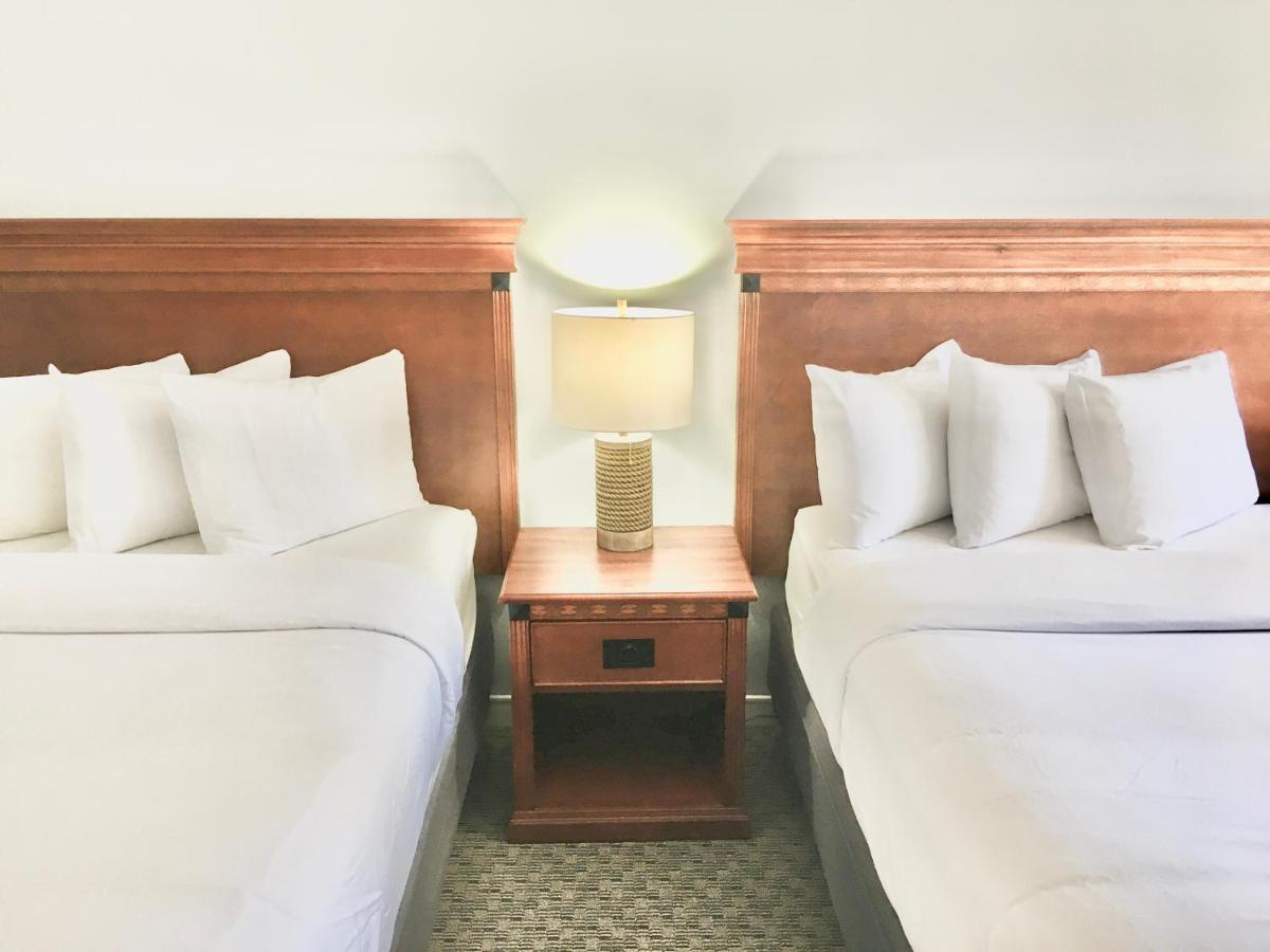 Empire Lakeshore Inn Extérieur photo
