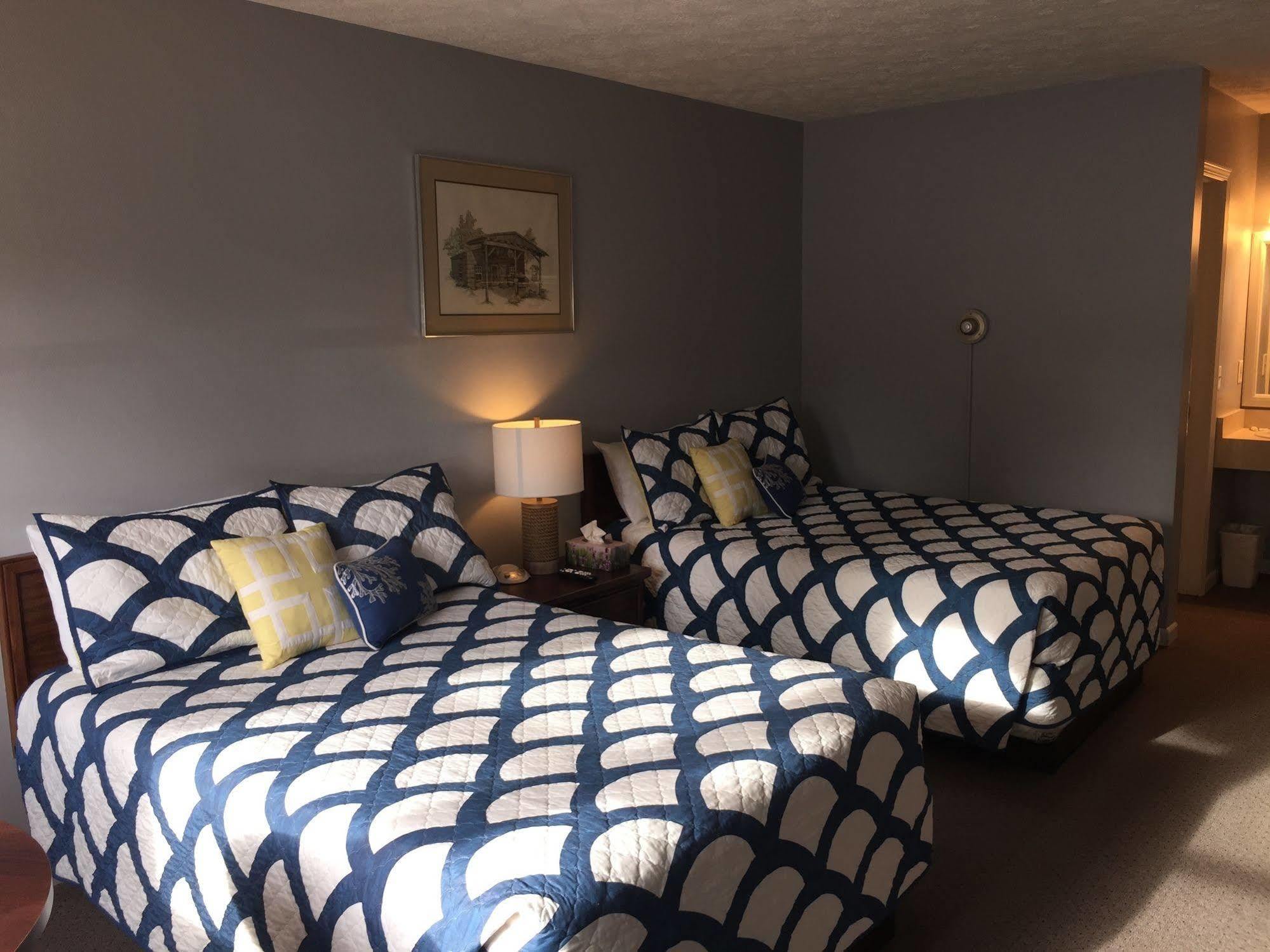 Empire Lakeshore Inn Extérieur photo