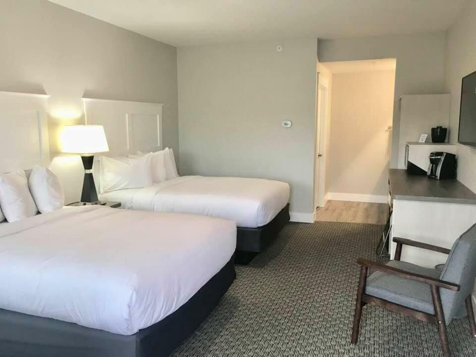 Empire Lakeshore Inn Extérieur photo